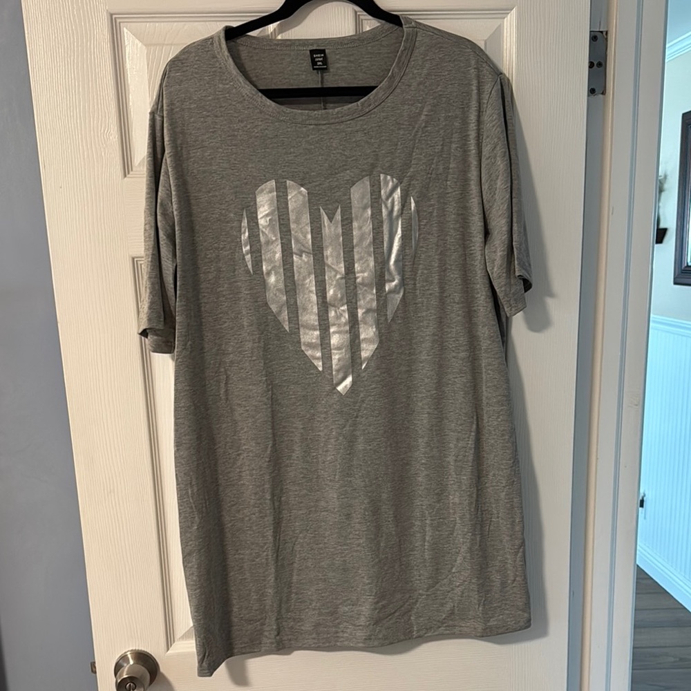SHEIN Gray T-Shirt with Silver Heart Design
